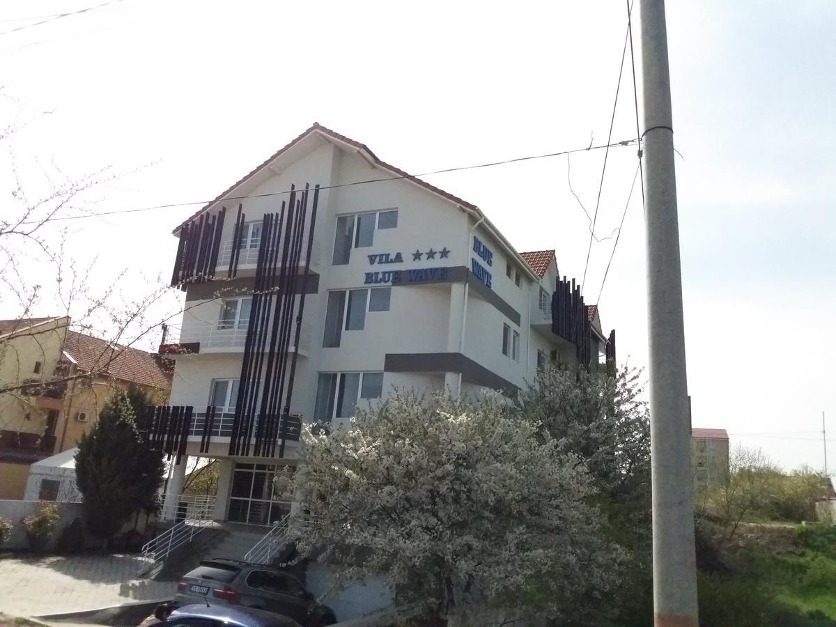 Hotel Blue Wave à Năvodari Extérieur photo